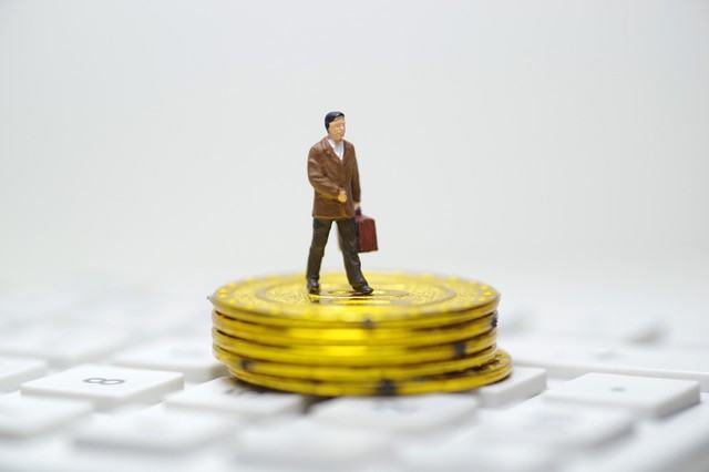 基金的收益与风险之间的关系如何影响投资者？