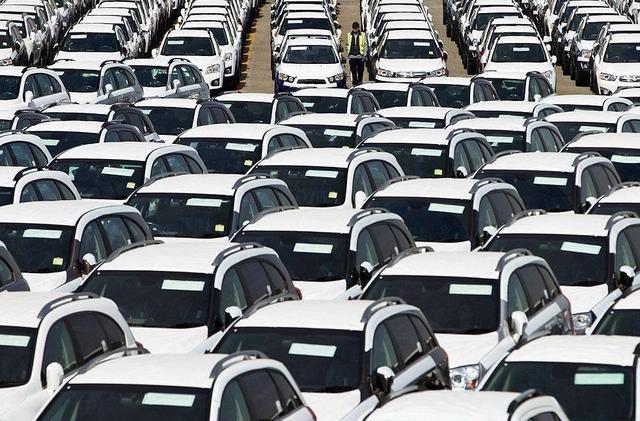 汽车的悬挂系统在行驶中有什么重要作用？