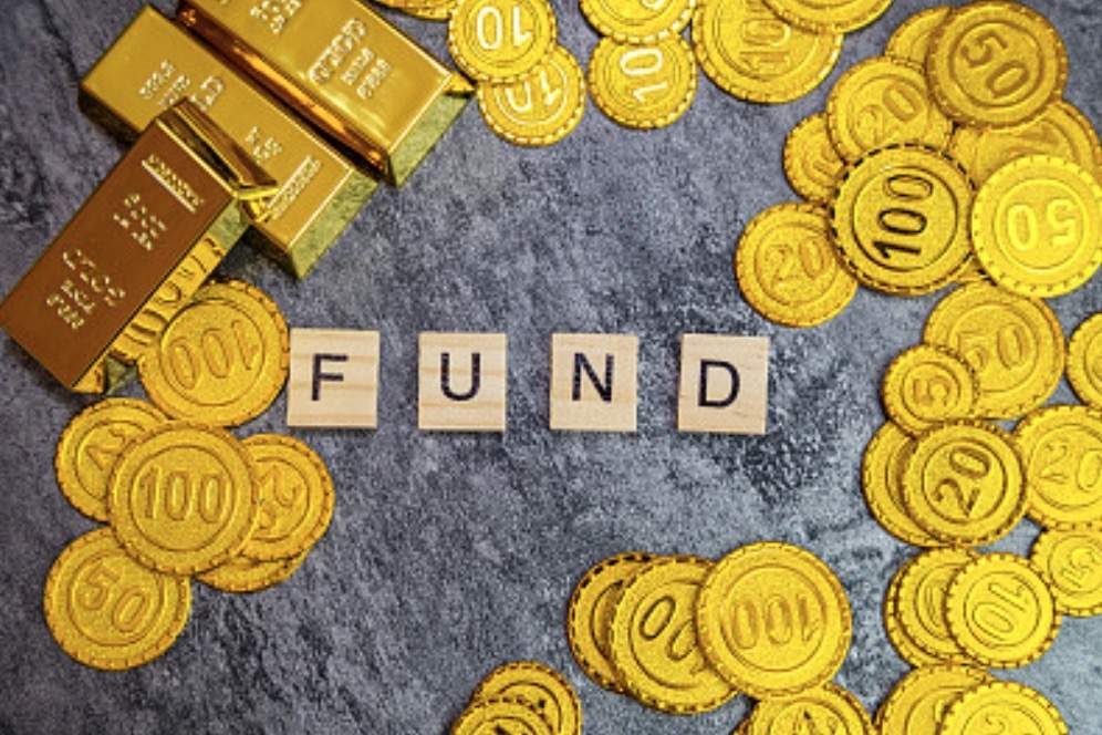 基金资产配置的短期调整策略是什么？